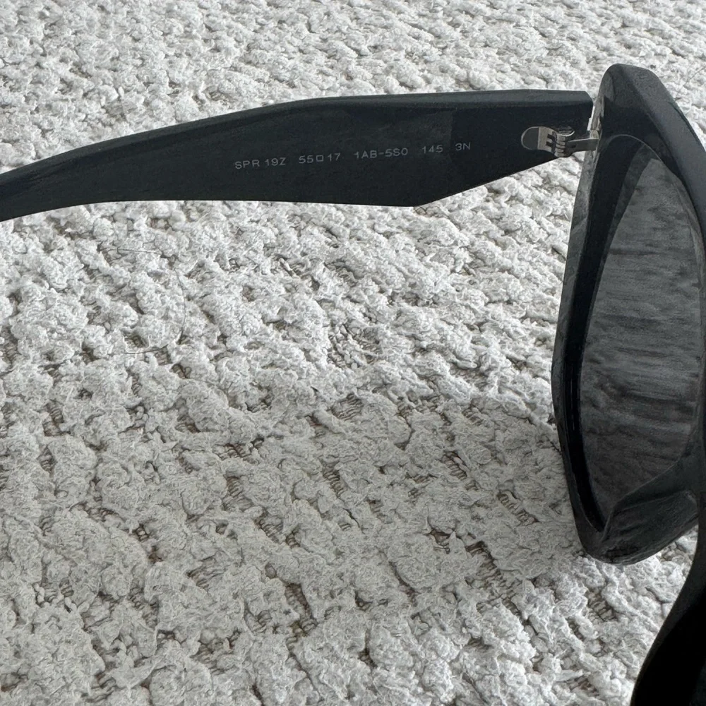 Prada Sunglasses 100% authentic - Picture 5 of 9